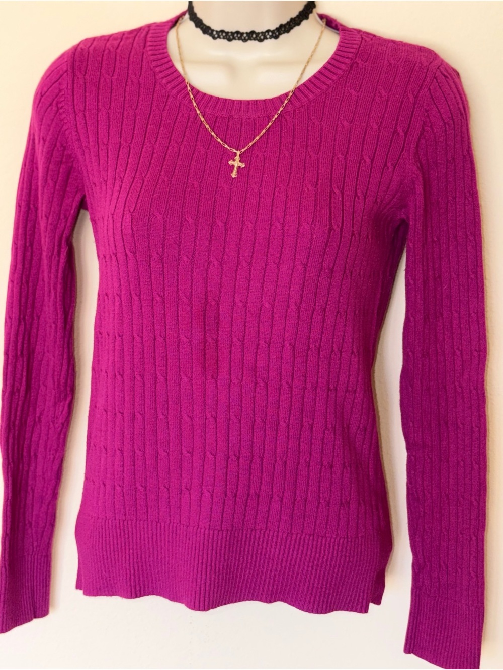 Versona Cable-Knit Crewneck Sweater - Fuchsia Pink - Picture 5 of 9